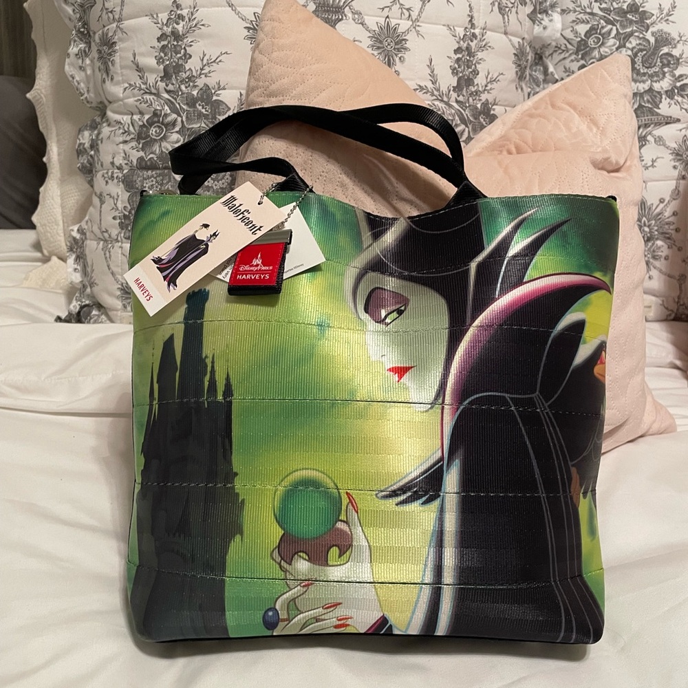 Harveys seatbelt bag Maleficent medium streamline tote